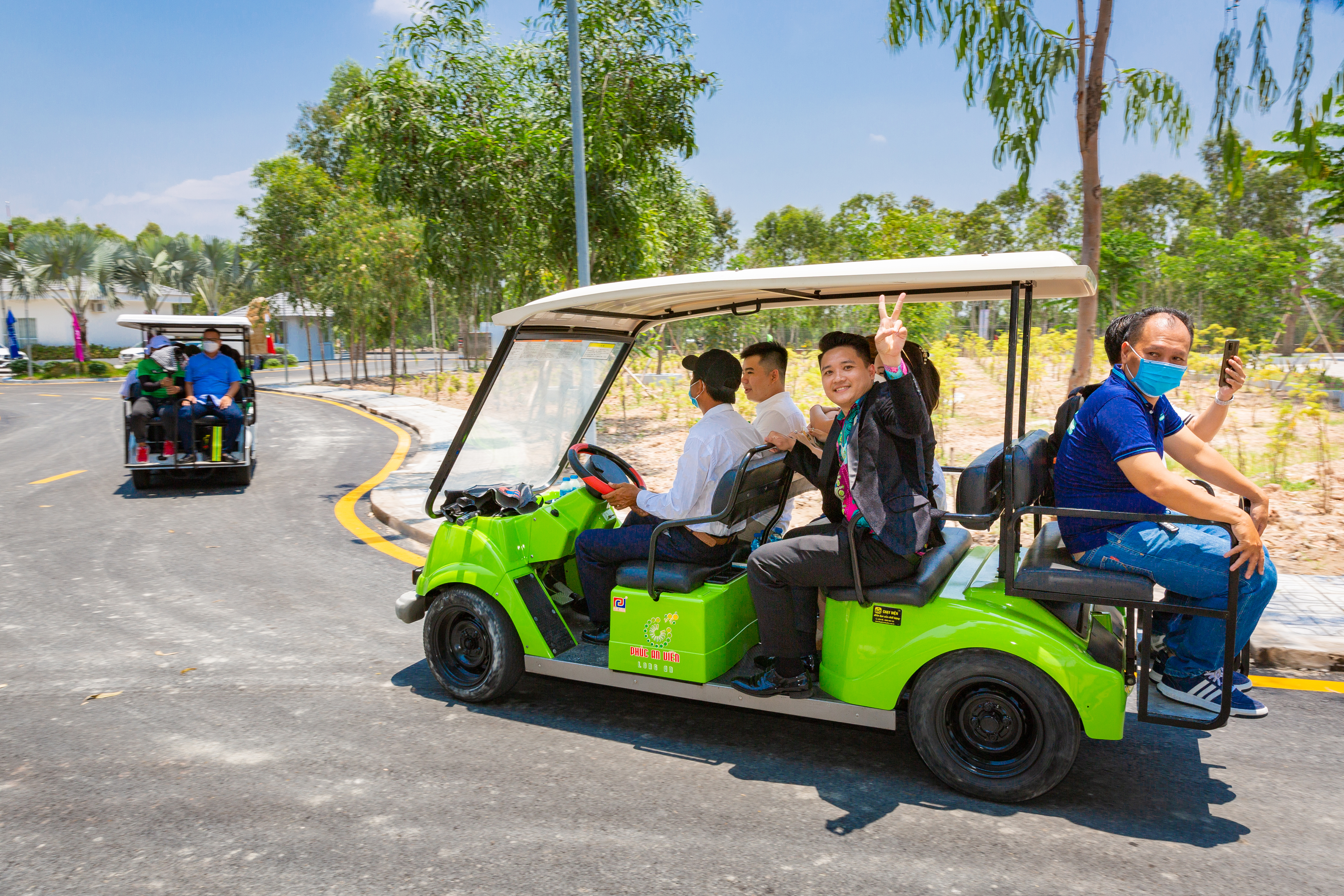 Dịch vụ đưa đón khách tham quan nghĩa trang Phúc An Viên