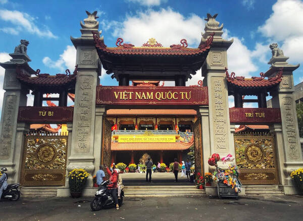 chùa việt nam quốc tự