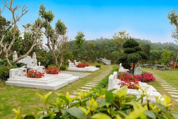 Có nên xây mộ chờ không