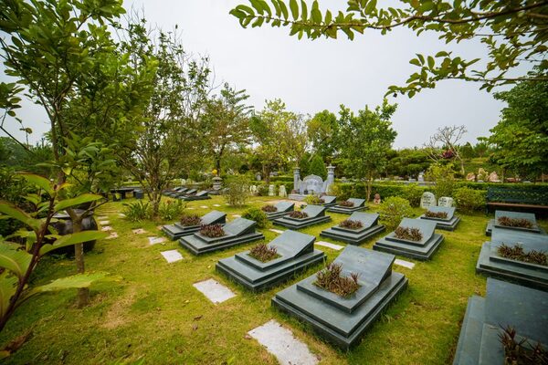 Có nên xây mộ chờ không