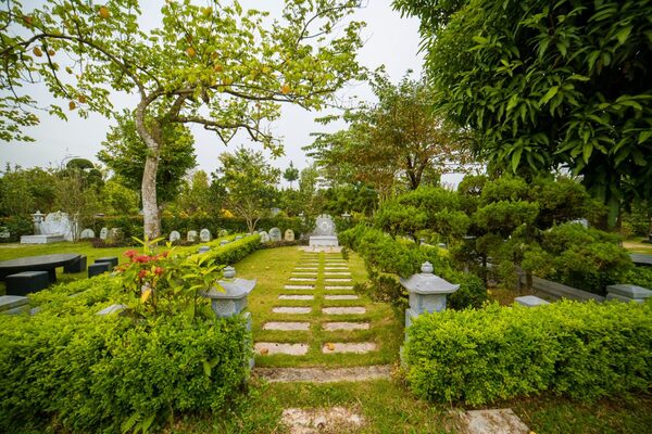 Có nên xây mộ chờ không