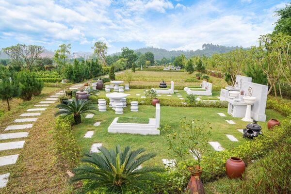 Có nên xây mộ chờ không