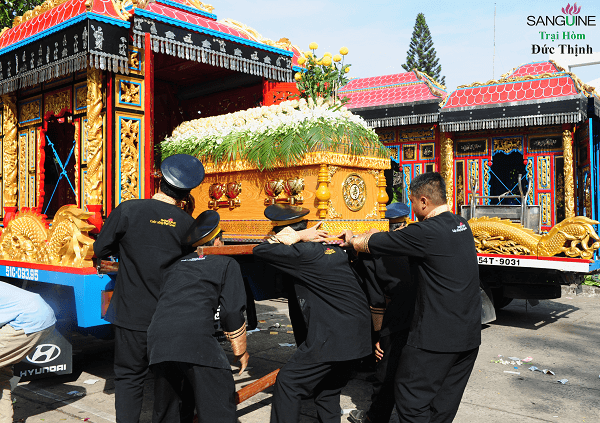 giá xe tang lễ