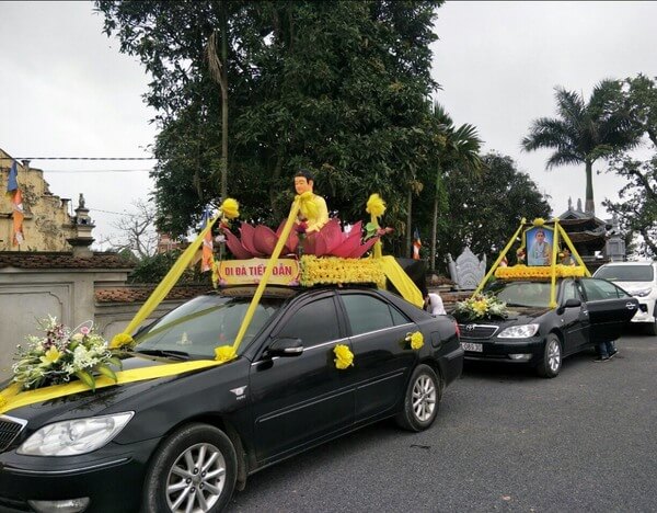 giá xe tang lễ