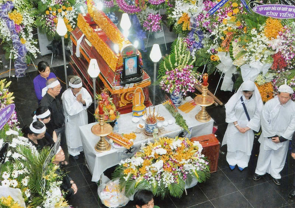 hoa đám tang