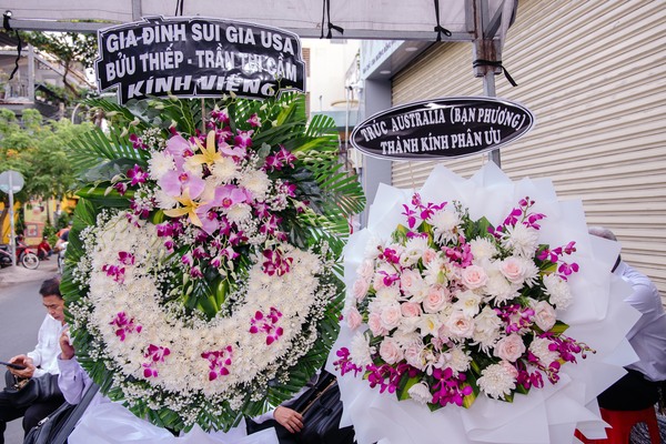 hoa đám tang