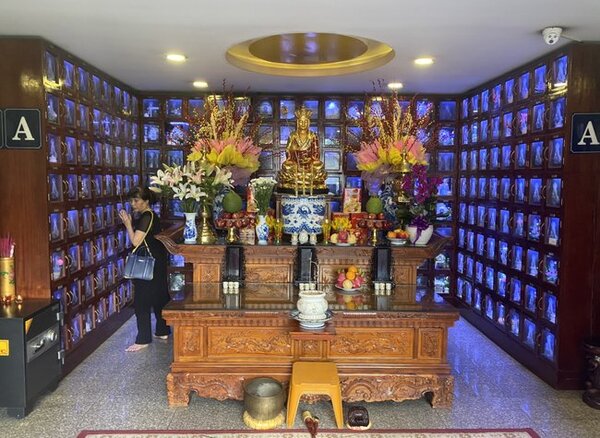 hủ đựng tro cốt