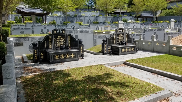 khuôn viên lăng mộ đẹp
