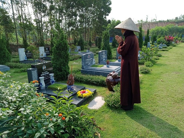 kích thước xây mộ ốp gạch