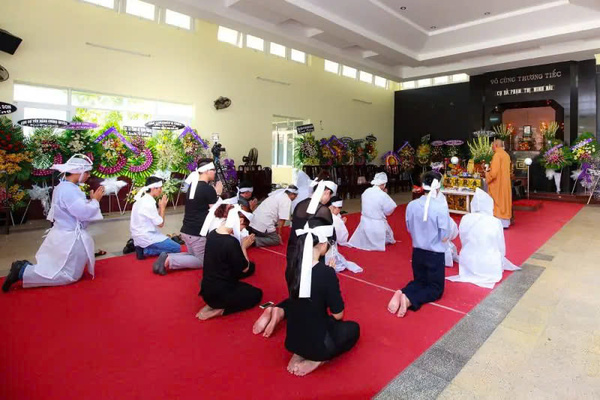 lạy người chết mấy lạy