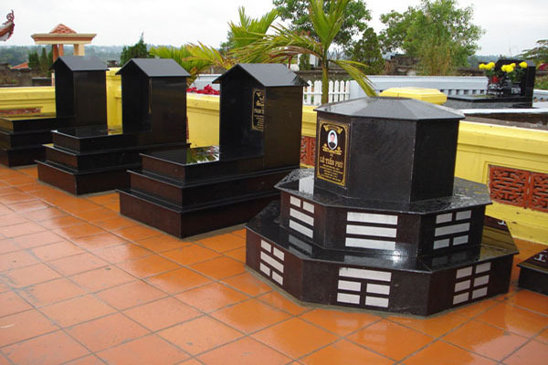 mộ đá hoa cương