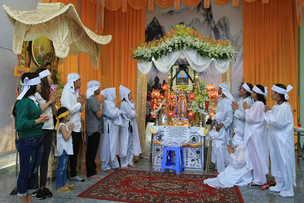 nghi thức cúng xả tang