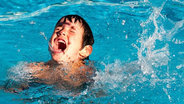 tại sao chết đuối không cho người nhà tới gần