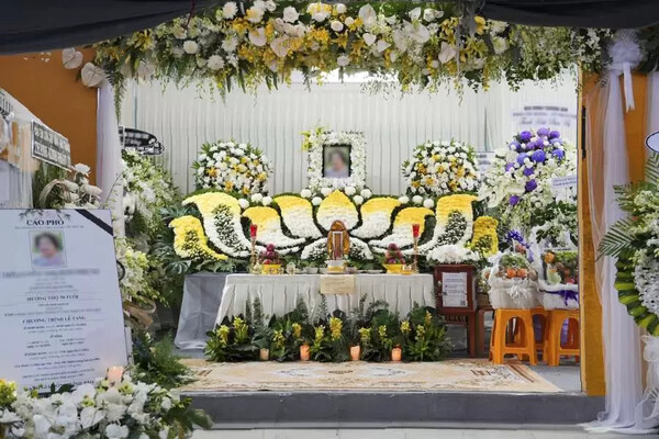 trang trí bàn thờ vong