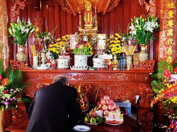 văn khấn cúng cơm gia tiên