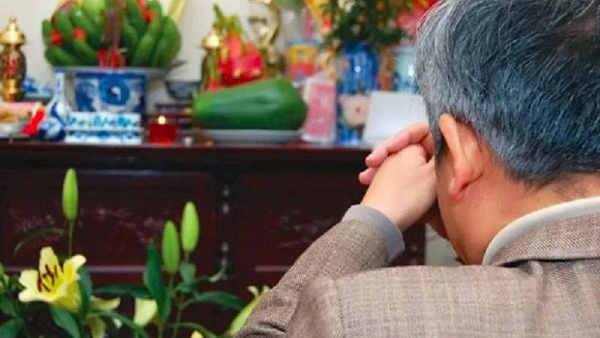 văn khấn cúng cơm gia tiên