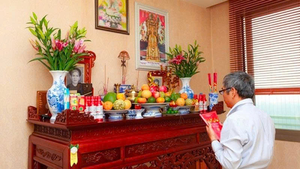 văn khấn cúng cơm gia tiên