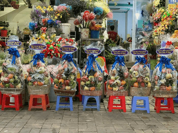 viếng bố mẹ thông gia