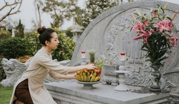 viếng mộ