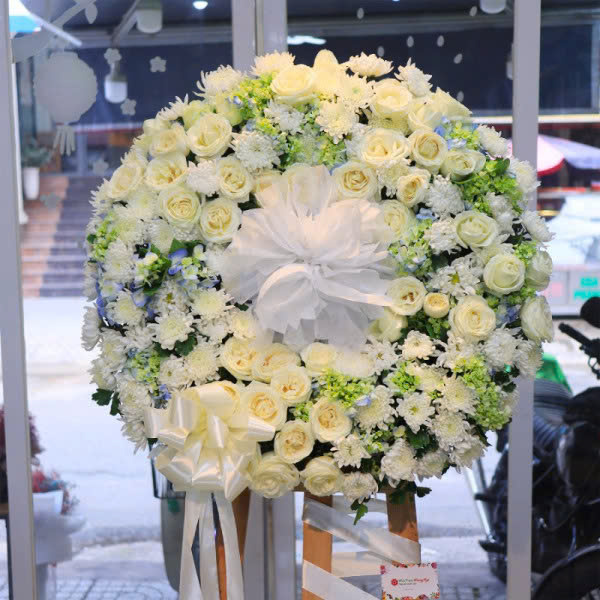 viếng người chết trẻ