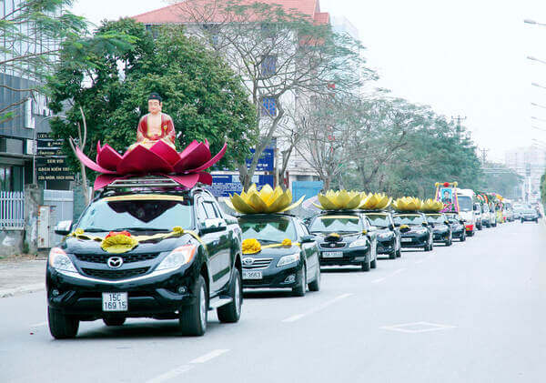 xe rồng đám ma